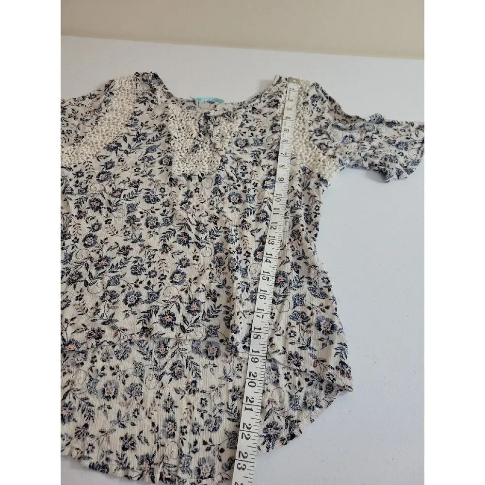Maurices Blue Floral Print Crochet Crinkle Short Sleeve Boho Top Womens SZ Large